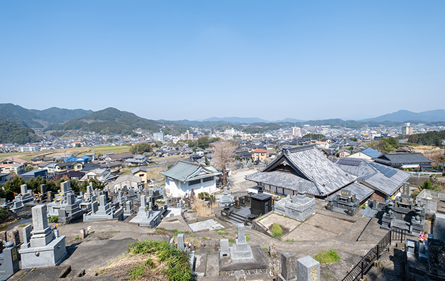 広々スペースの駐車場を完備しております